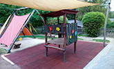 Sonnenschutz über den Spielgeräten