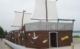 großes Spielschiff